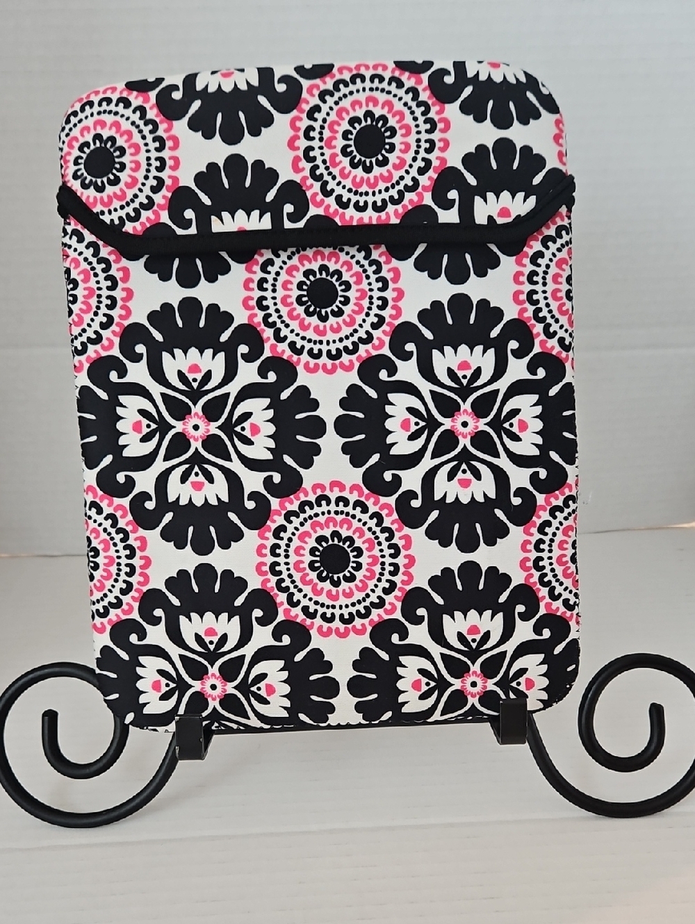 thirty-one Medallion Black, White & Pink Scuba Tote Tablet Ipad Sleeve